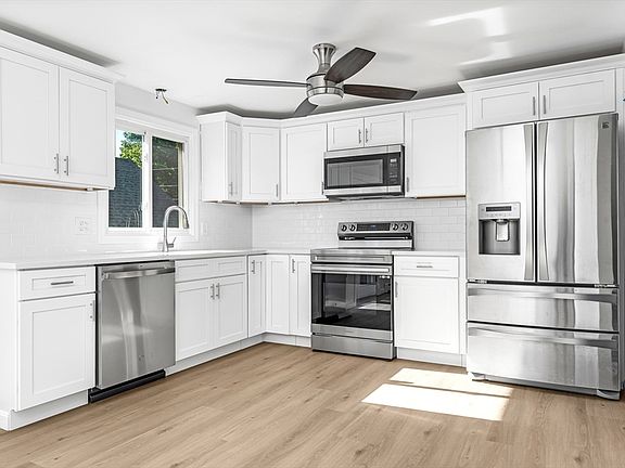 4th image of 13 Oakdale St