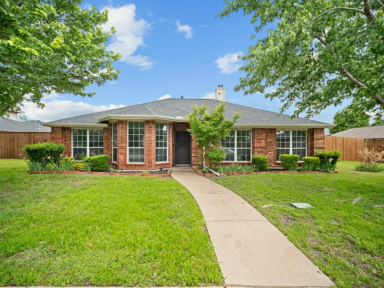 2130 Harvester Dr — Photo 6