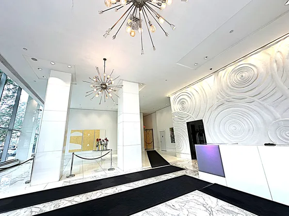 635 West 42nd Street image 19 of 26