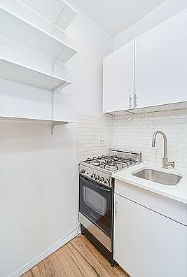 5th image of 239 W 20th St APT 19