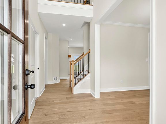 4th image of 120 Ivy Creek Dr