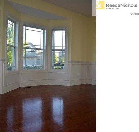 Beautiful Formal Dining Room, can double as Formal Living Room or Music Room