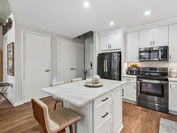 3rd image of 600 12th Ave S APT 513