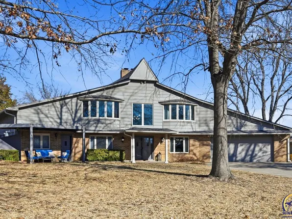 7600 SW Oxfordshire Rd, Topeka, KS 66614