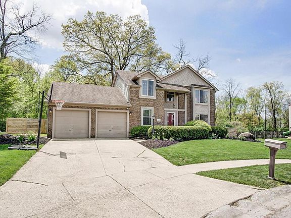3rd image of 827 Harmony Dr