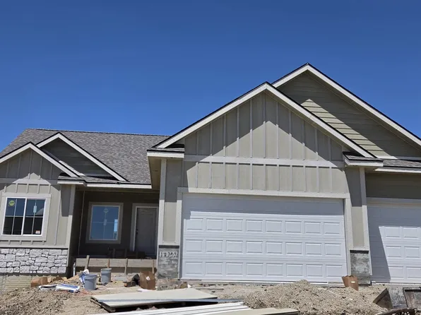 15211 Springbrook Trl, Urbandale, IA 50323