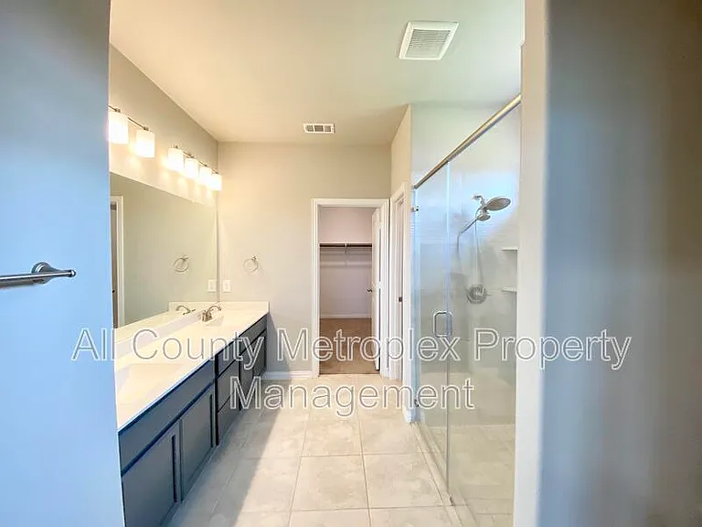1602 Emerald Brook Ct — Photo 5