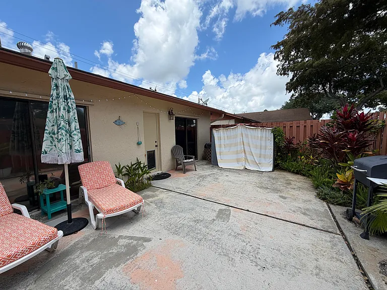 1051 Summit Place Cir #D — Photo 2