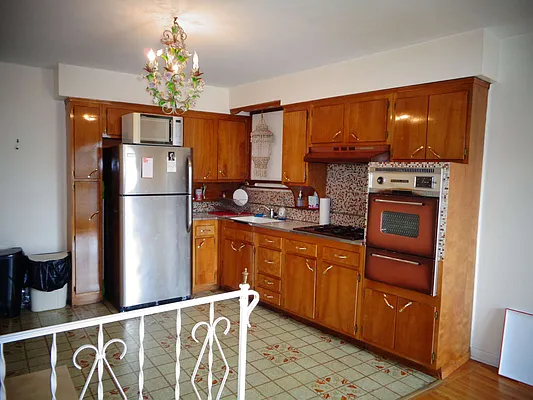 Rented by Zikos Realty Services | media 1