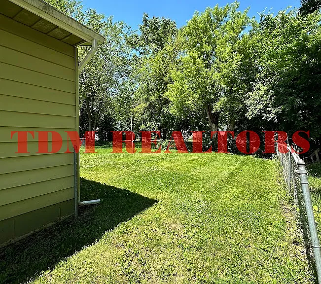 218 W Russell Ave — Photo 9