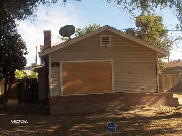 213 W Maple Avenue, Tulare, CA 93274