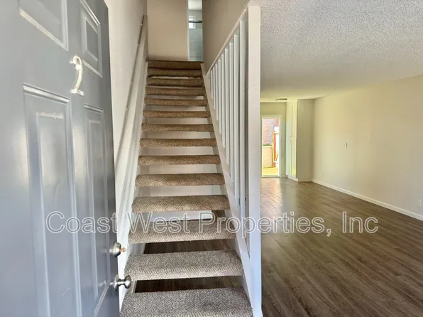 120 Phoebe St APT 2, Encinitas, CA 92024