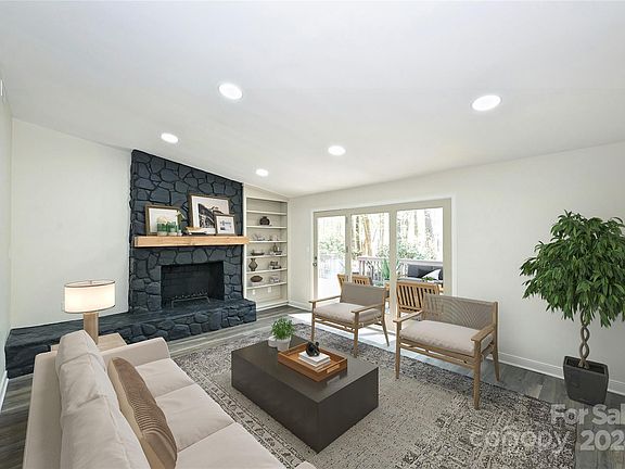 2nd image of 5718 Courtview Dr