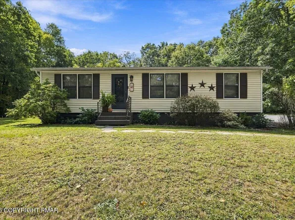 2123 Deer Track Dr, East Stroudsburg, PA 18302