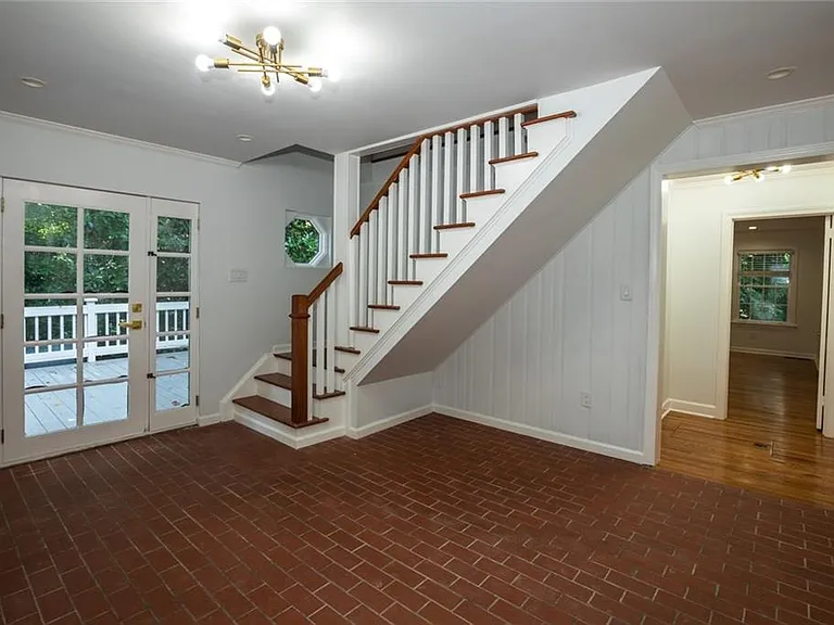 1311 Roxboro Dr — Photo 10