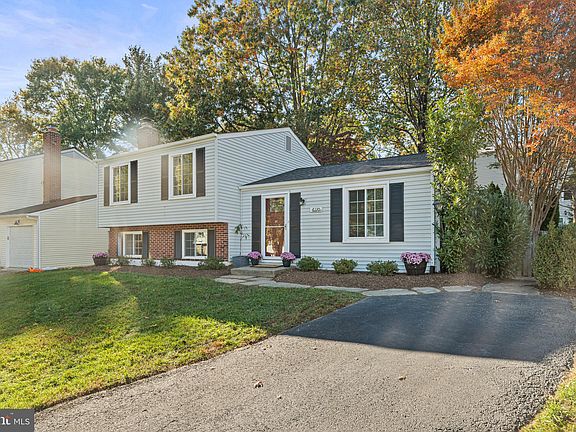 3rd image of 6110 Wilmington Dr