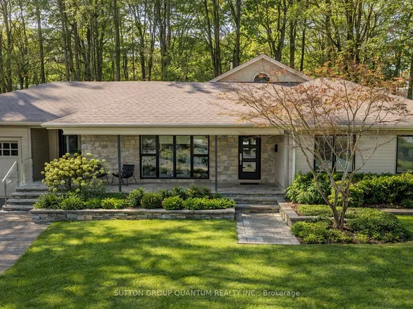 133 Mineola Rd E, Mississauga, ON L5G 2E7