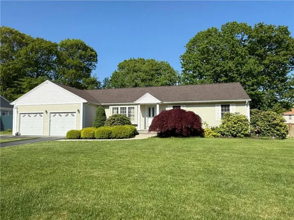 46 Bakewell Ct, Cranston, RI 02921