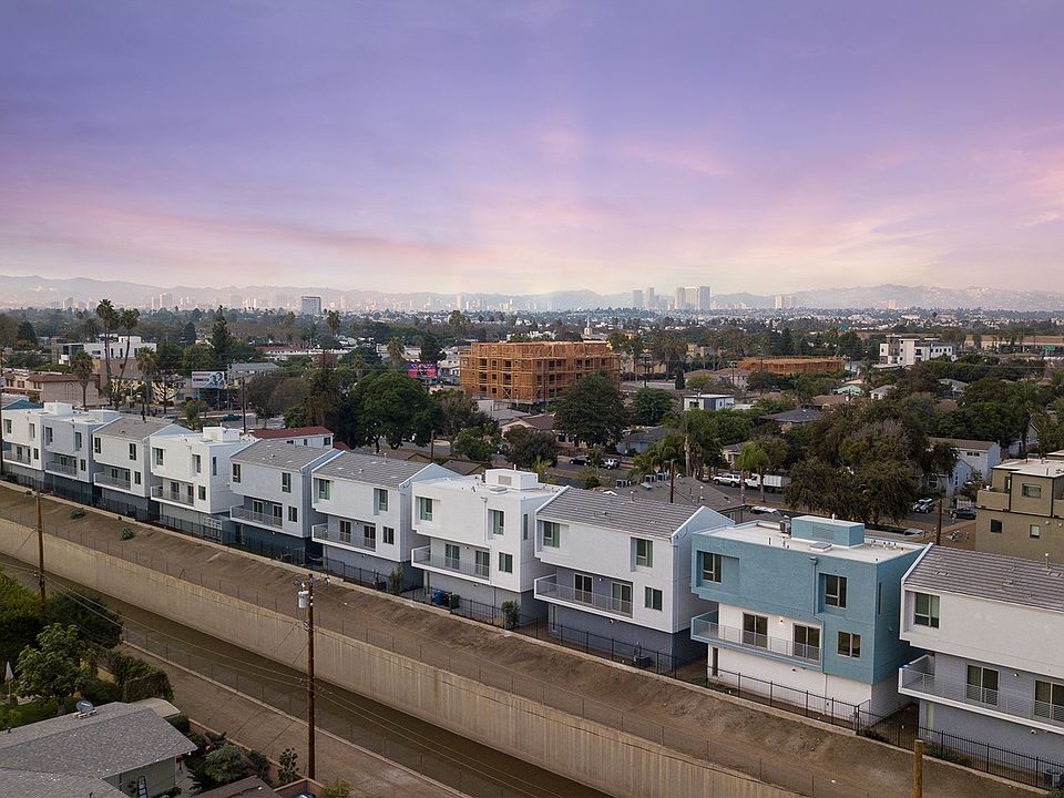 2nd image of 11724 Culver Blvd #2
