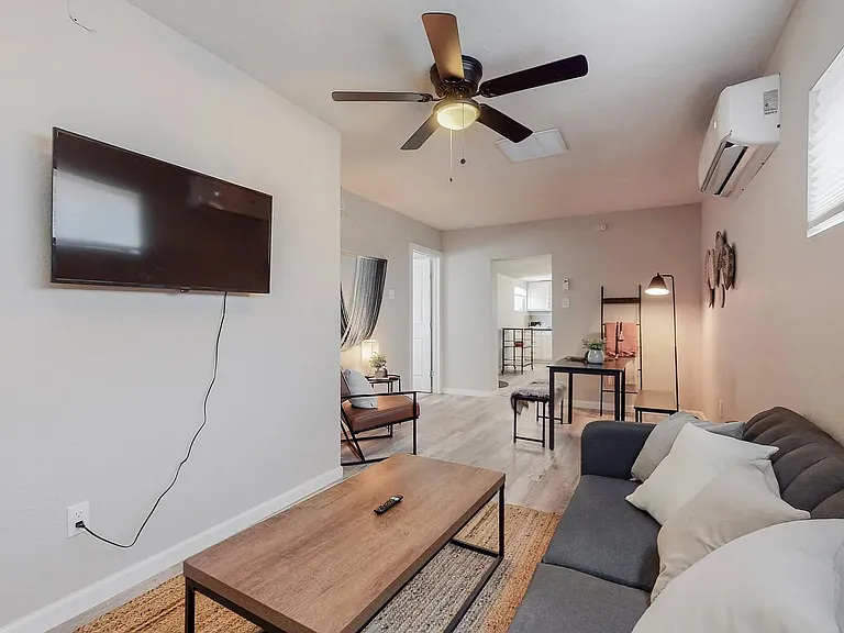 2124 Eton Ave SE #2F — Photo 11
