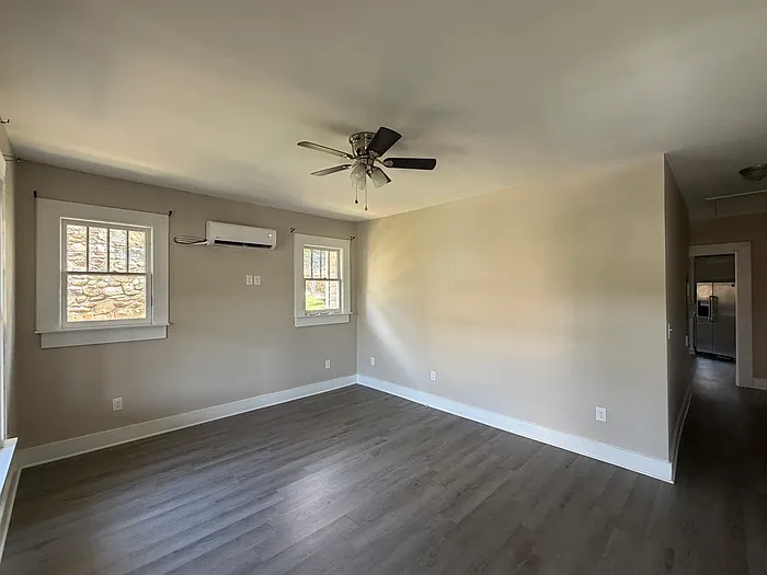 2 bed, 1.0 bath, 950 sqft, $1,200 — Photo 4