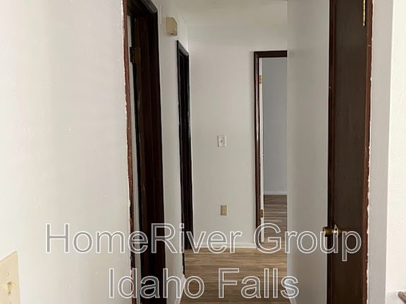 4th image of 104 N Teton Ave