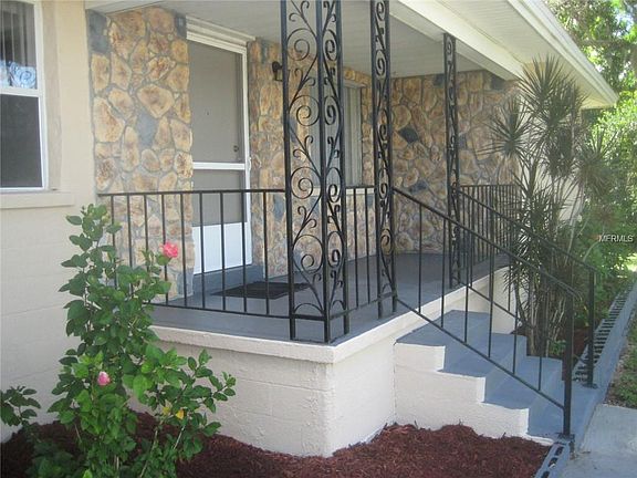 4th image of 925 Exmoor Way