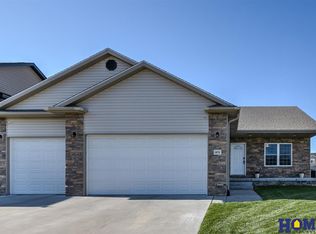 1451 Torreys Dr, Lincoln, NE 68521