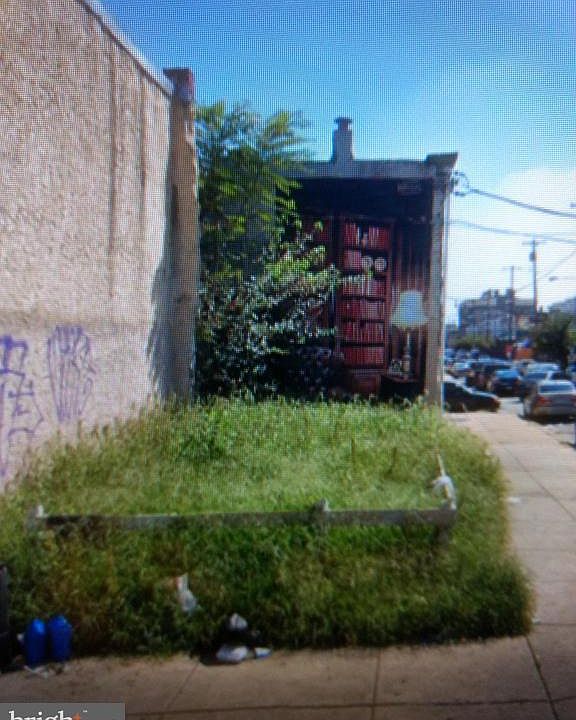 2nd image of 3401 Crystal St