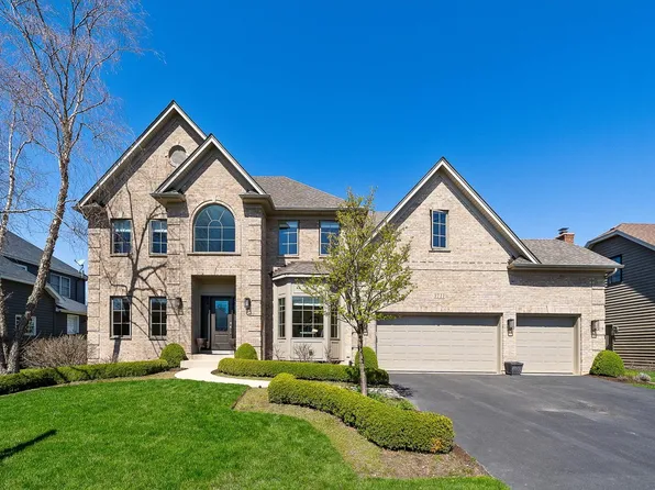 3711 Bluejay Ln, Naperville, IL 60564