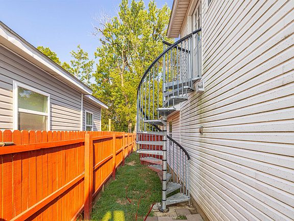 5th image of 419 Ashbrook Ave