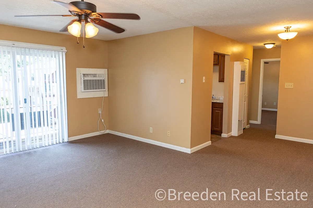 116-01: Maple Hall Apartments - 301 A — Photo 3