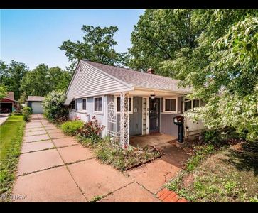 516 Bayfair Dr, Bay Village, OH, 44140