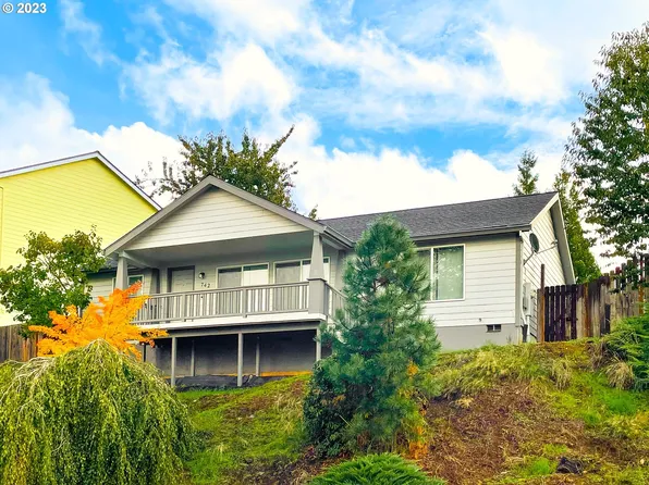 742 SE Forest Glen Rd, Estacada, OR 97023