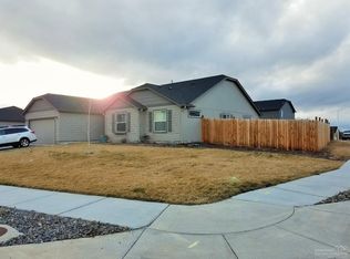 327 SW 32nd St, Redmond, OR 97756