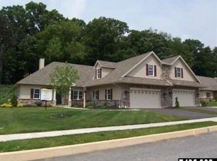 809 Meadow Ct, York, PA 17402