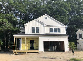 26 Abner Ln, Portland, ME 04103