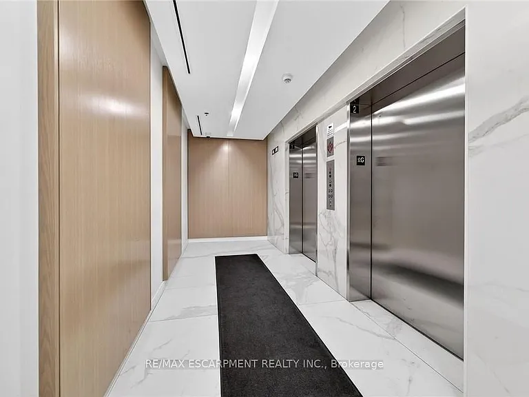 370 Martha St #710 — Photo 11