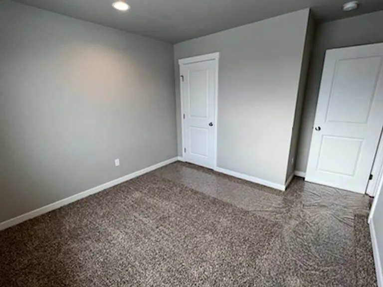 1090 S New Oak Ln — Photo 7