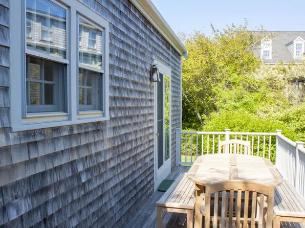 2 Saratoga Ln, Nantucket, MA 02554