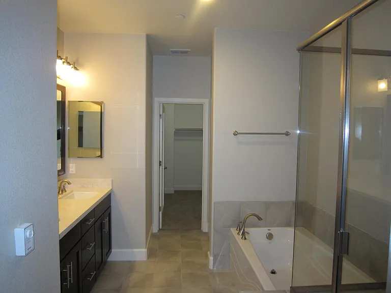 492 Calabria Pl — Photo 9