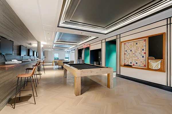 Rented by EXR | media 82