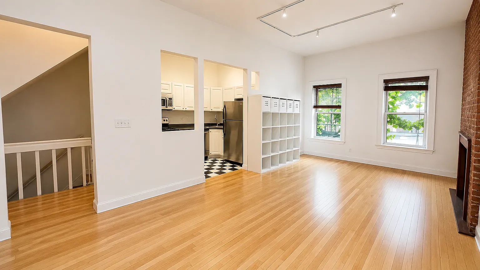 242 6th Avenue — Photo 3