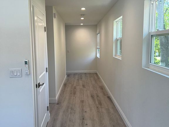 3rd image of 1701 Peppertree Ln #8