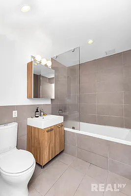 Rented by REAL New York | media 4