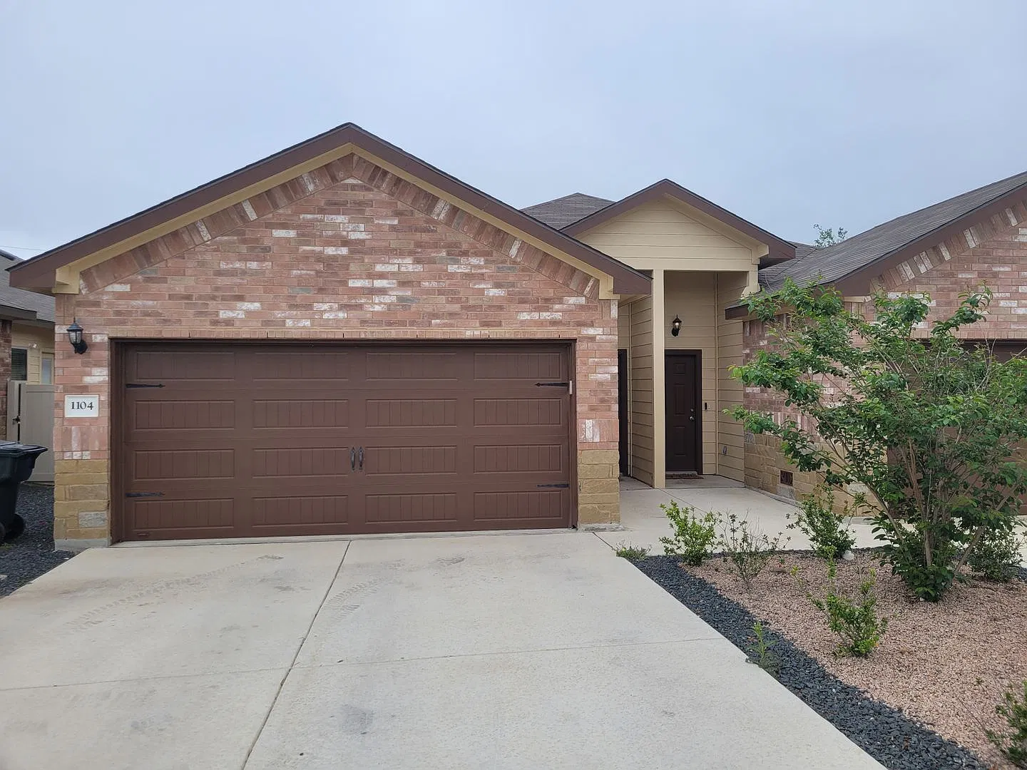 Luxury 3/2 Duplex in Seguin, Texas — Photo 2