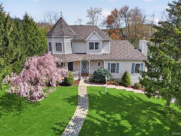 3rd image of 149 Creamery Pond Road