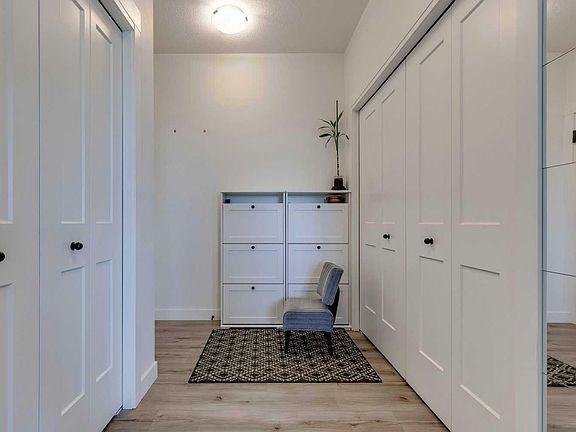 5th image of 10 Sage Hill Way NW #216