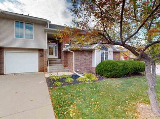13 Camborne Cir, Iowa City, IA 52245