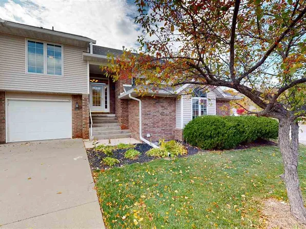 13 Camborne Cir, Iowa City, IA 52245